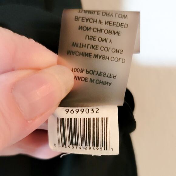 FREE with bundle! Vince Camuto black V-neck semi-sheer georgette hi lo blouse - Picture 8 of 9